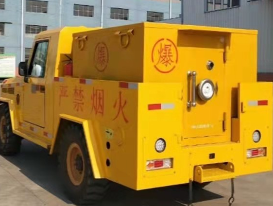 崇明凯龙爆破器材运输车:保障爆破任务的安全运行